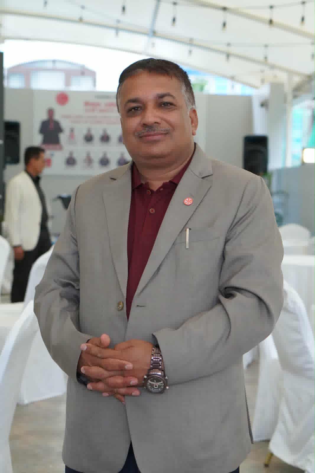गोठ, उद्योग र बजारबीच थिचिएको डेरी क्षेत्र:अध्यक्ष दाहाल गोठ, उद्योग र बजारबीच थिचिएको डेरी क्षेत्र:अध्यक्ष दाहाल