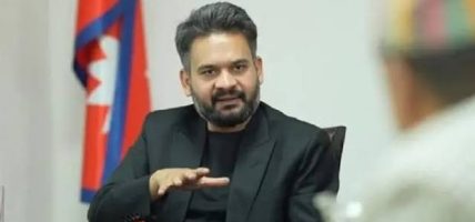प्रधानमन्त्री बादलेन्द्र शाहले गरे कांग्रेस नेता आङ्देम्बे र शर्मासंग भेट प्रधानमन्त्री बादलेन्द्र शाहले गरे कांग्रेस नेता आङ्देम्बे र शर्मासंग भेट