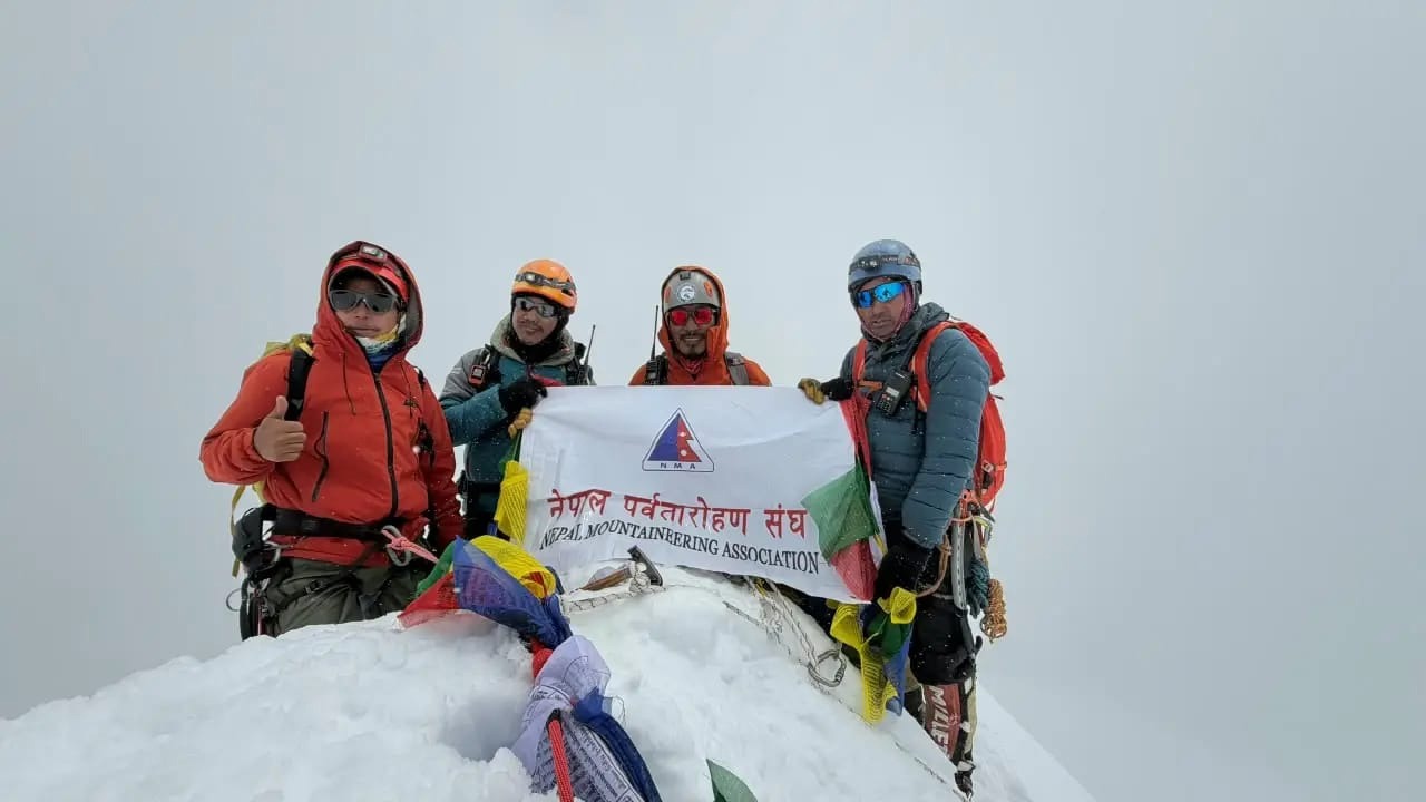 एनएमएको पर्वतीय पथप्रदर्शक प्रशिक्षणका ३५ जनाले चढे दङ्गा पिक एनएमएको पर्वतीय पथप्रदर्शक प्रशिक्षणका ३५ जनाले चढे दङ्गा पिक