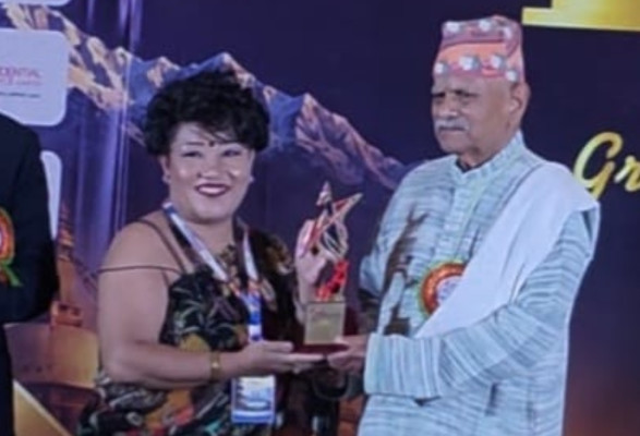 वरिष्ठ सौन्दर्यविद सुश्मा महरा “एसियन प्रोफेसनल एचिभमेण्ट अवार्ड”बाट सम्मानित वरिष्ठ सौन्दर्यविद सुश्मा महरा “एसियन प्रोफेसनल एचिभमेण्ट अवार्ड”बाट सम्मानित